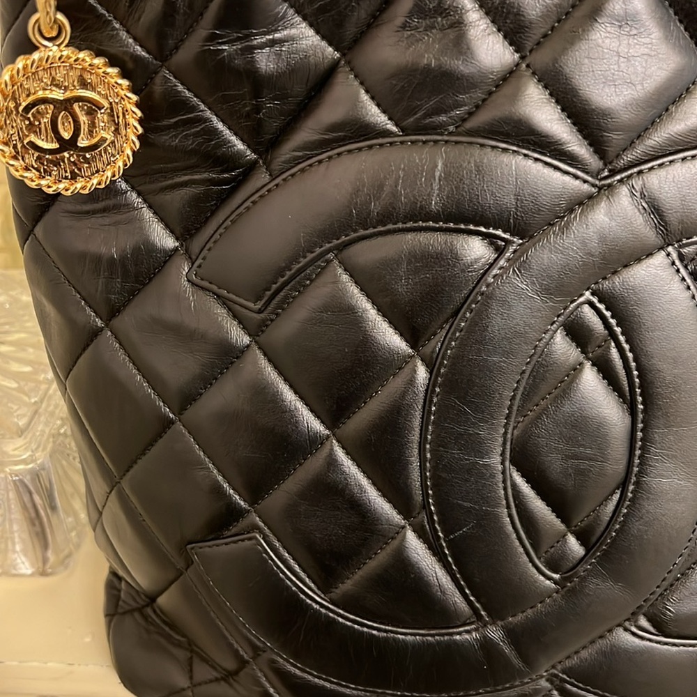 Chanel Handbag - Picture 2 of 12